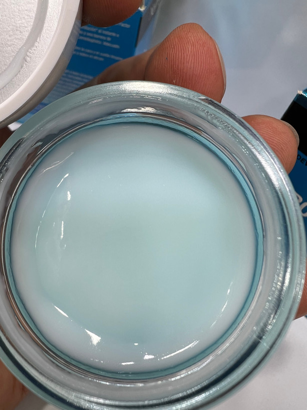ژل آبرسان نوتروژینا Hydro Boost Water Gel | آبرسانی عمیق و سبک برای پوستهای دهیدراته