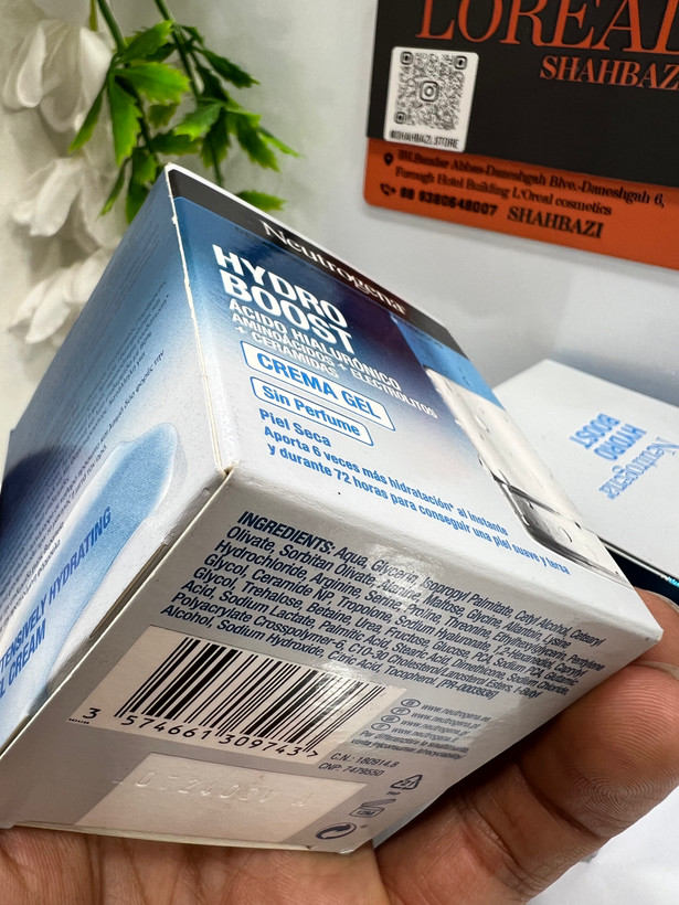 کرم ژل آبرسان نوتروژینا Hydro Boost Gel Cream پوست خشک | آبرسان 72 ساعته