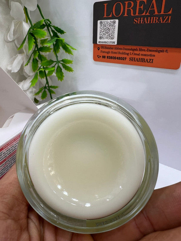 کرم ژل مرطوبکننده و روشنکننده هیالورونیک رز گارنیر با عصاره گل رز و ویتامین C