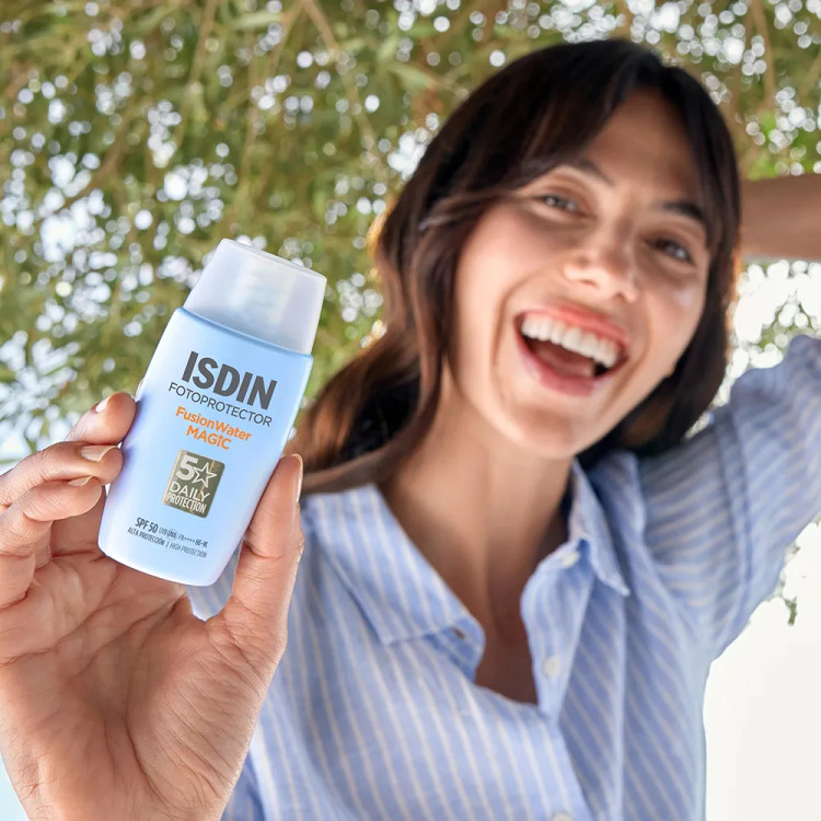ضد آفتاب بیرنگ فیوژن واتر مجیک SPF50 ایزدین مناسب انواع پوست 50 میل