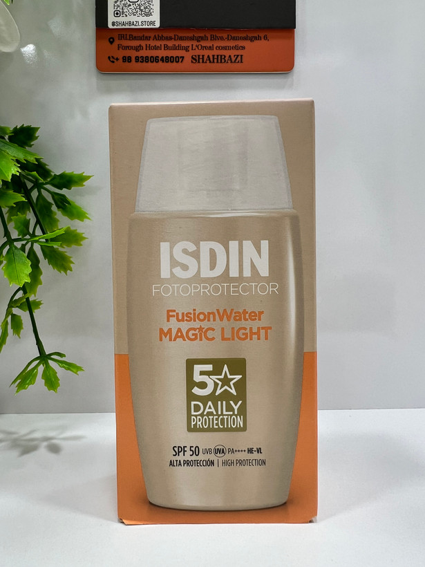 ضد آفتاب رنگی ایزدین فیوژن واتر مجیک لایت SPF50 حجم 50 میل