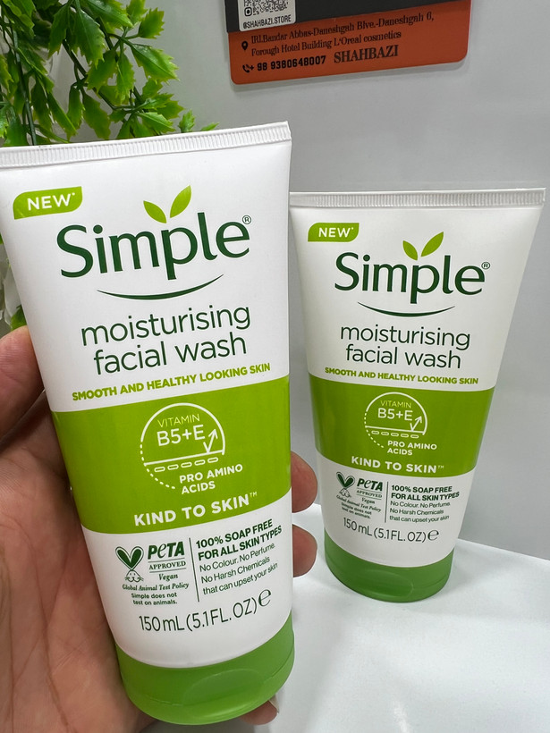 ژل شستشوی صورت سیمپل مدل Moisturising Facial Wash حجم 150 میلی لیتر
